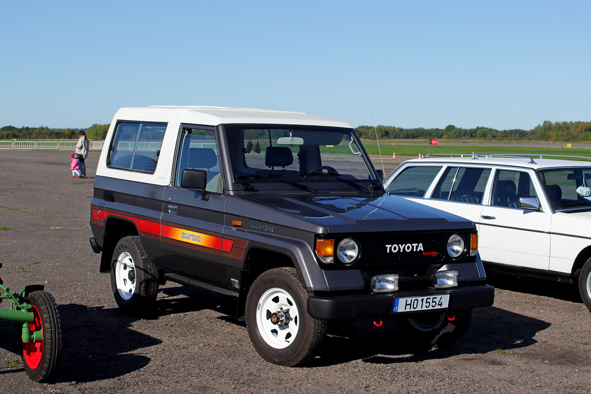 Литва, № H01554 — Toyota Land Cruiser (J70) (light) '85-90; Литва — Retro mugė 2021 ruduo