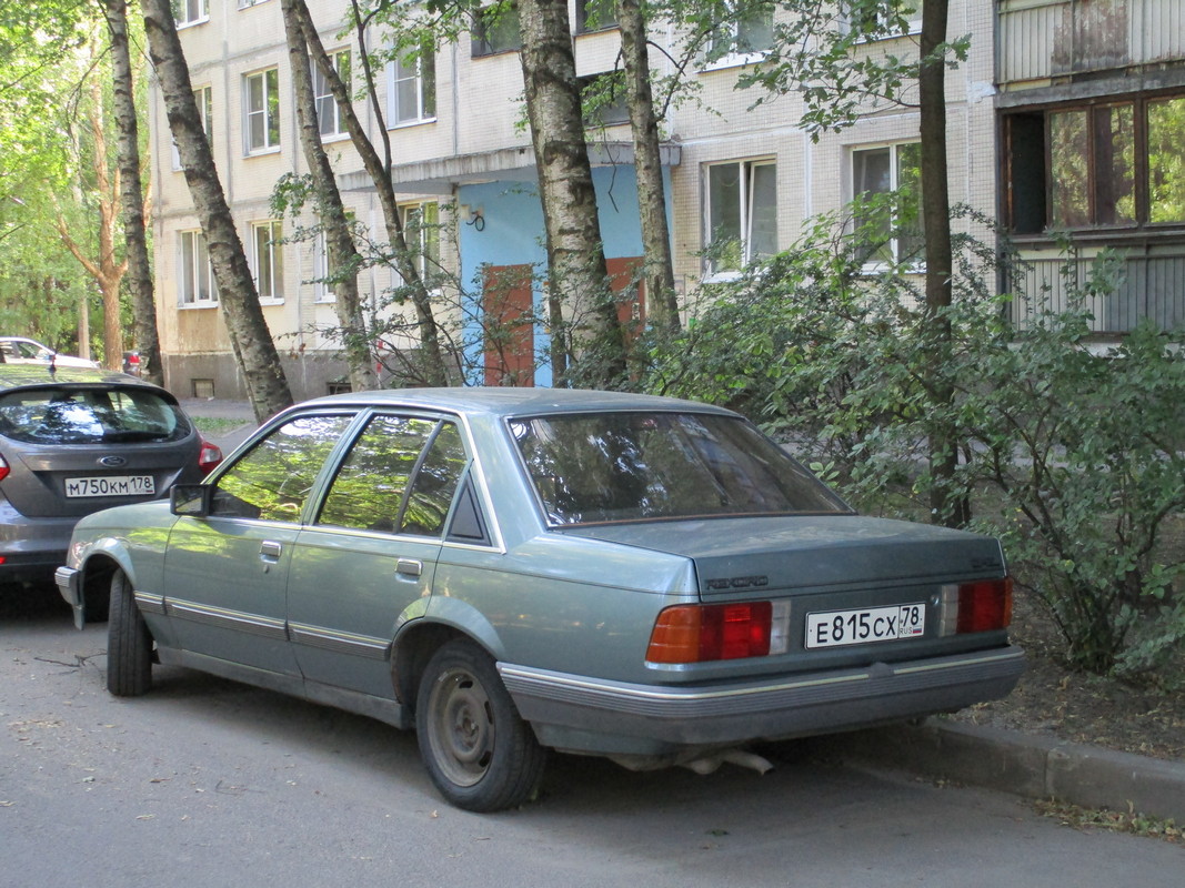 Санкт-Петербург, № Е 815 СХ 78 — Opel Rekord (E2) '82-86