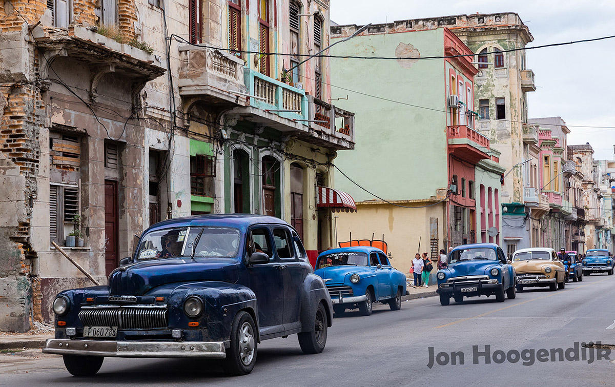Куба, № P 060 783 — Mercury Eight (2G) '41-48; Куба, № P 197 487 — Chevrolet Styleline Deluxe '49-52