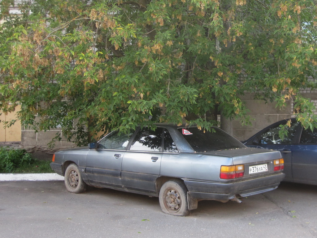 Кировская область, № Р 376 ХА 43 — Audi 100 (C3) '82-91