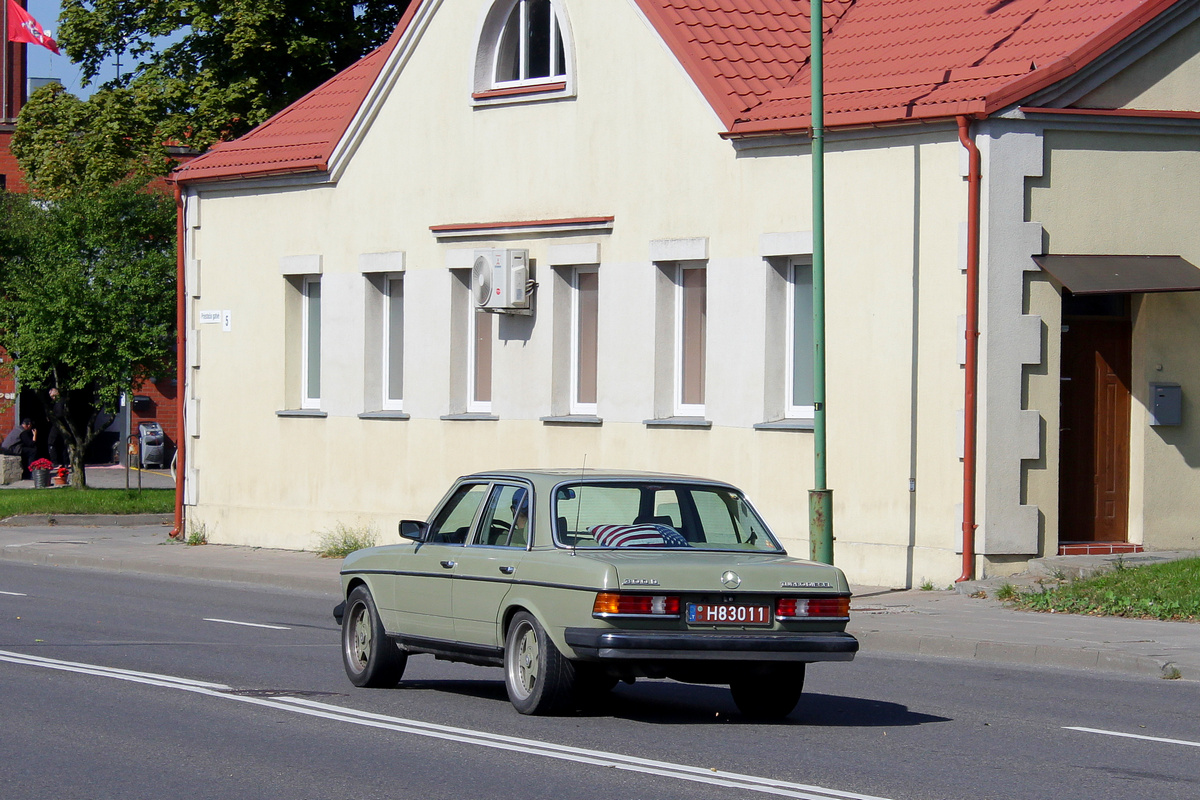 Литва, № H83011 — Mercedes-Benz (W123) '76-86