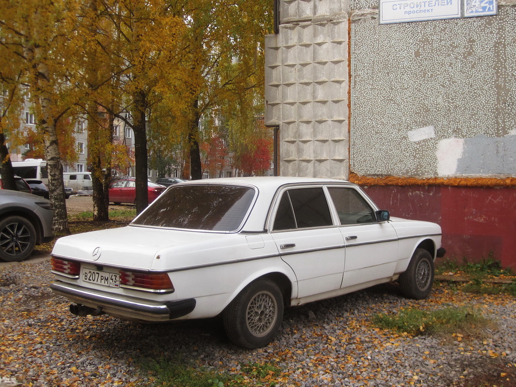 Кировская область, № В 207 РМ 43 — Mercedes-Benz (W123) '76-86