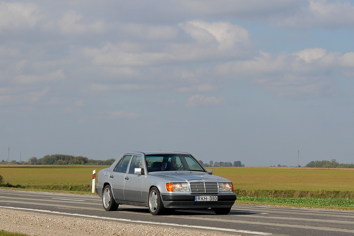 Литва, № RKH 390 — Mercedes-Benz (W124) '84-96