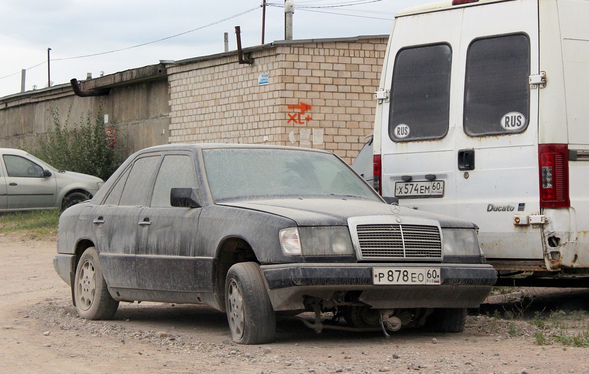 Псковская область, № Р 878 ЕО 60 — Mercedes-Benz (W124) '84-96