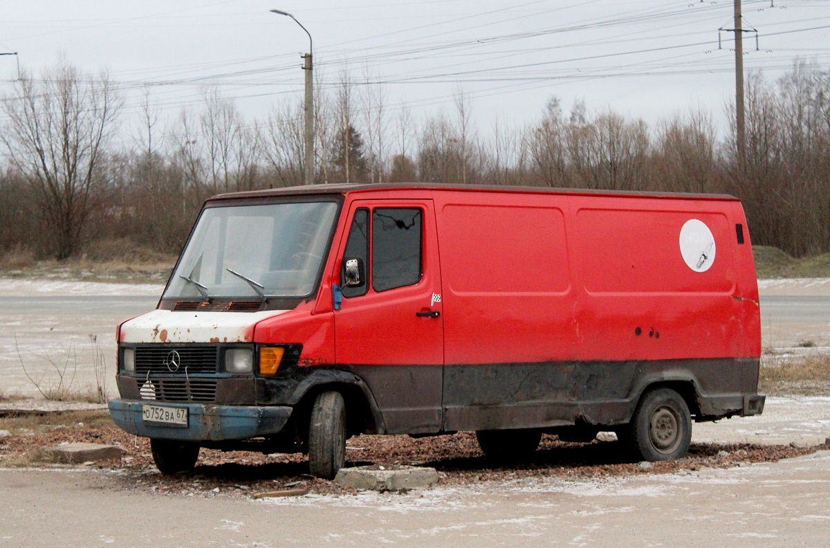 Псковская область, № О 752 ВА 67 — Mercedes-Benz T1 '76-96