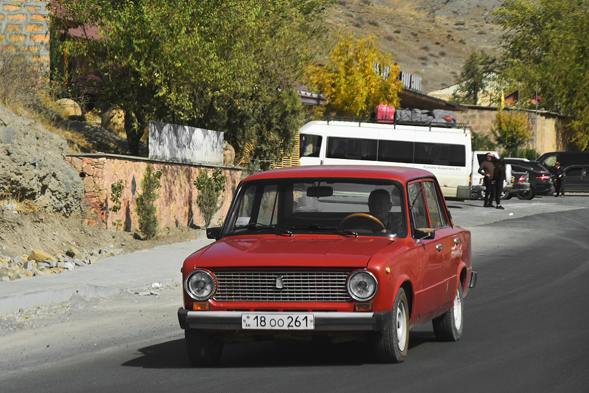 Армения, № 18 OO 261 — ВАЗ-21011 '74-83