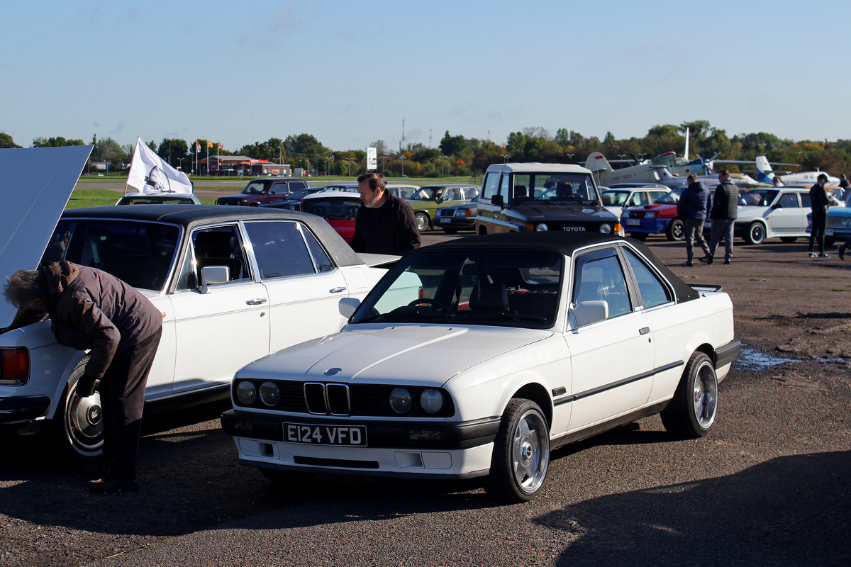 Великобритания, № E124 VFD — BMW 3 Series (E30) '82-94; Литва — Retro mugė 2021 ruduo