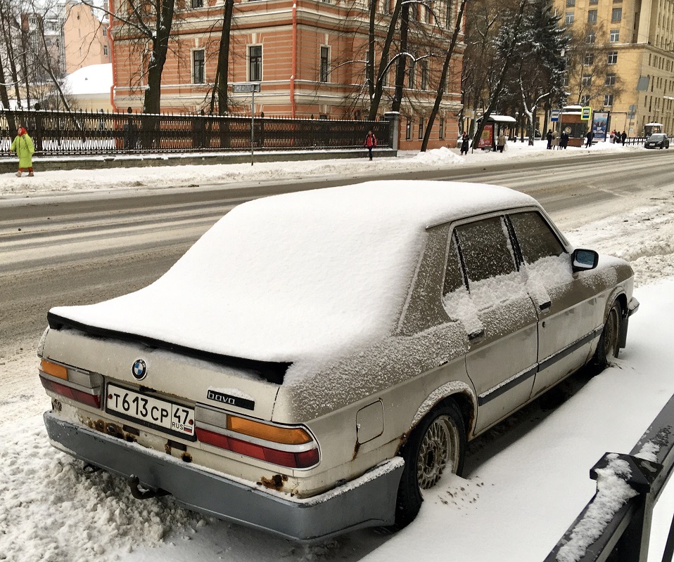 Ленинградская область, № Т 613 СР 47 — BMW 5 Series (E28) '82-88