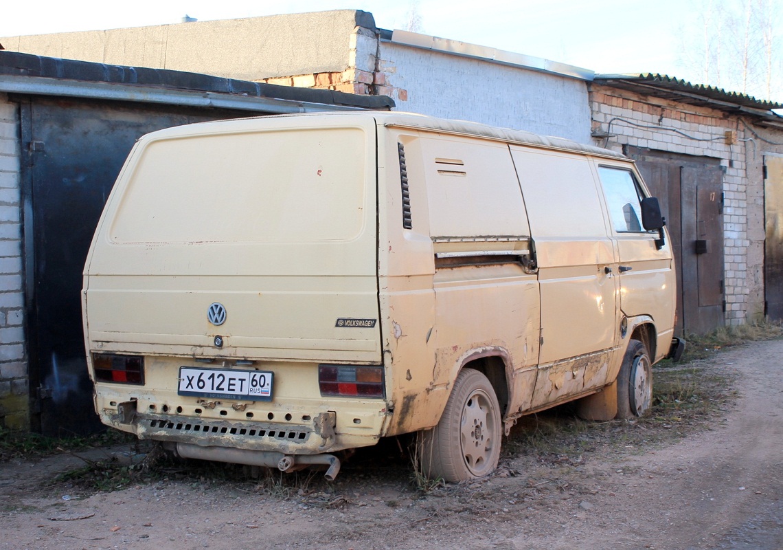 Псковская область, № Х 612 ЕТ 60 — Volkswagen Typ 2 (Т3) '79-92