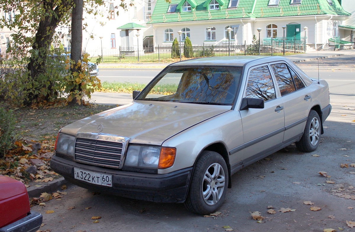 Псковская область, № А 322 КТ 60 — Mercedes-Benz (W124) '84-96