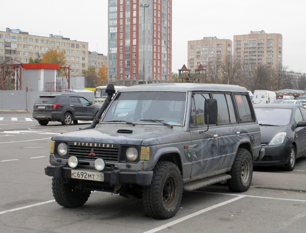 Санкт-Петербург, № С 692 МТ 98 — Mitsubishi Pajero (1G) '82-91