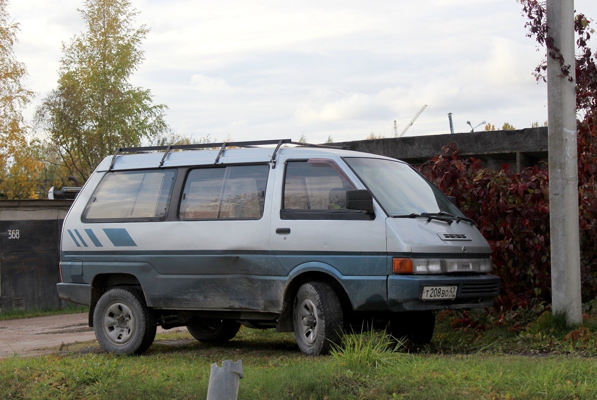 Псковская область, № Т 208 ВО 47 — Nissan Vanette Largo (C22) '85-94