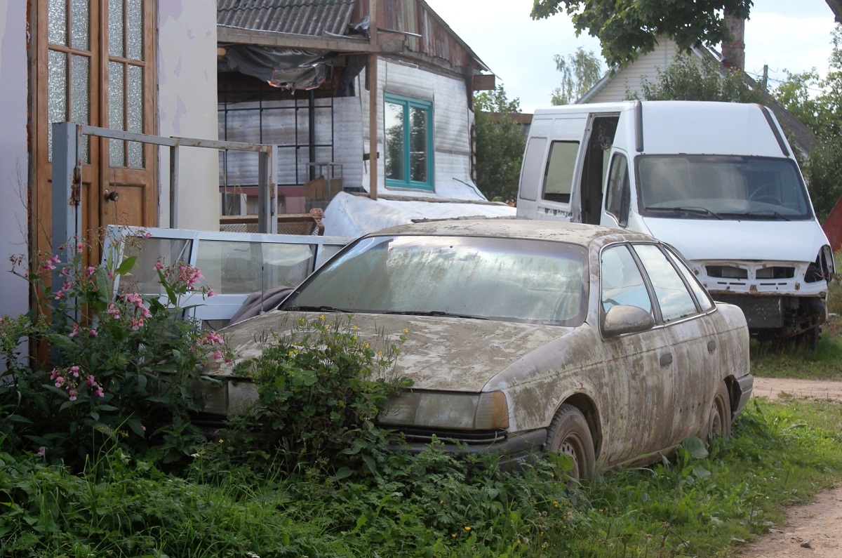 Саратовская область, № Т 062 ХА 64 — Ford Taurus (1G) '85-91