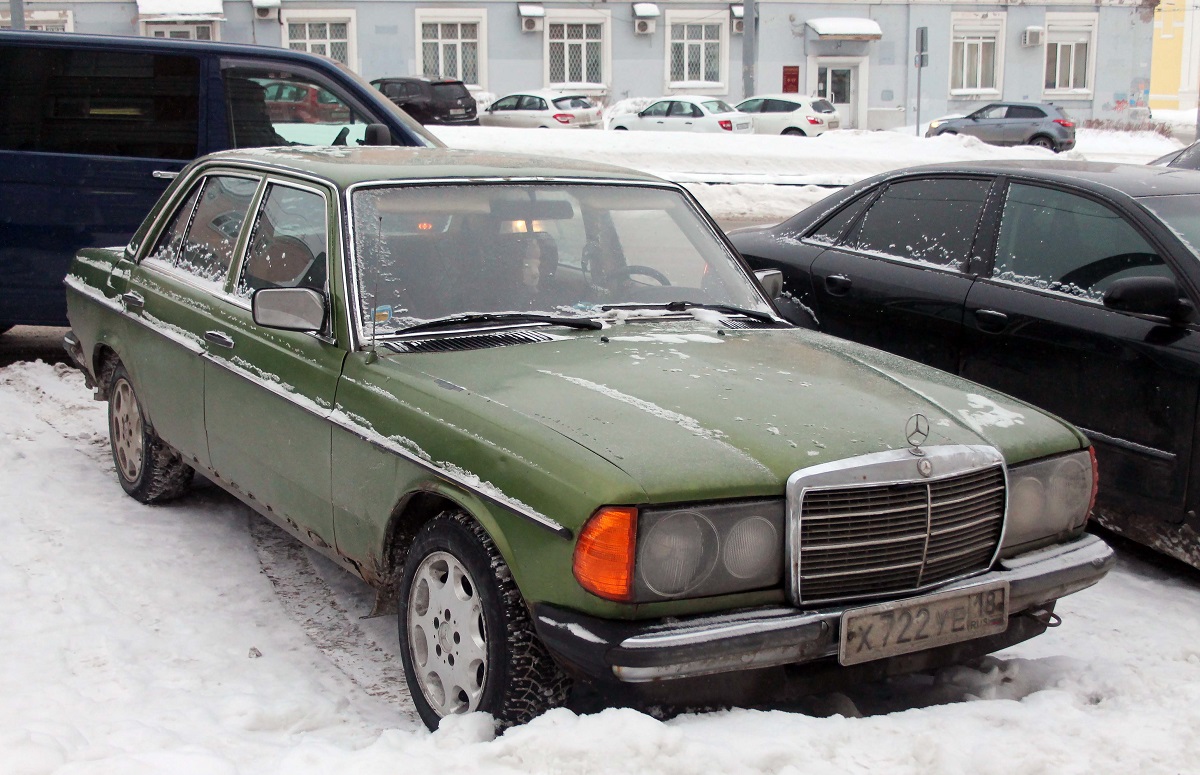Удмуртия, № Х 722 УЕ 18 — Mercedes-Benz (W123) '76-86