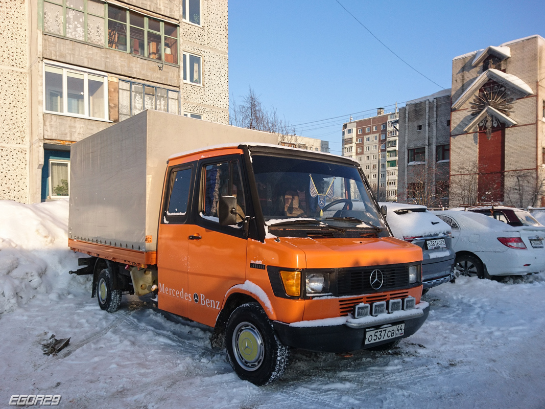 Архангельская область, № О 537 СВ 44 — Mercedes-Benz T1 '76-96