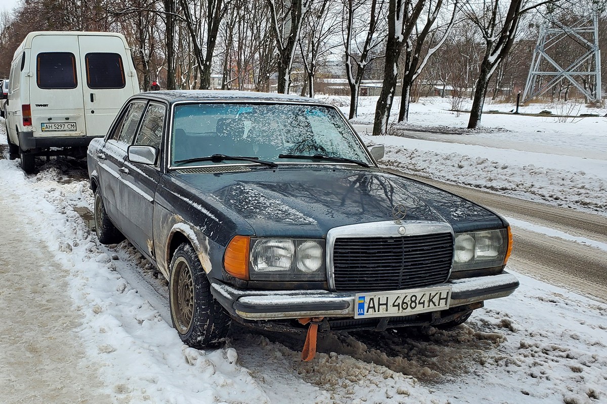 Донецкая область, № АН 4684 КН — Mercedes-Benz (W123) '76-86
