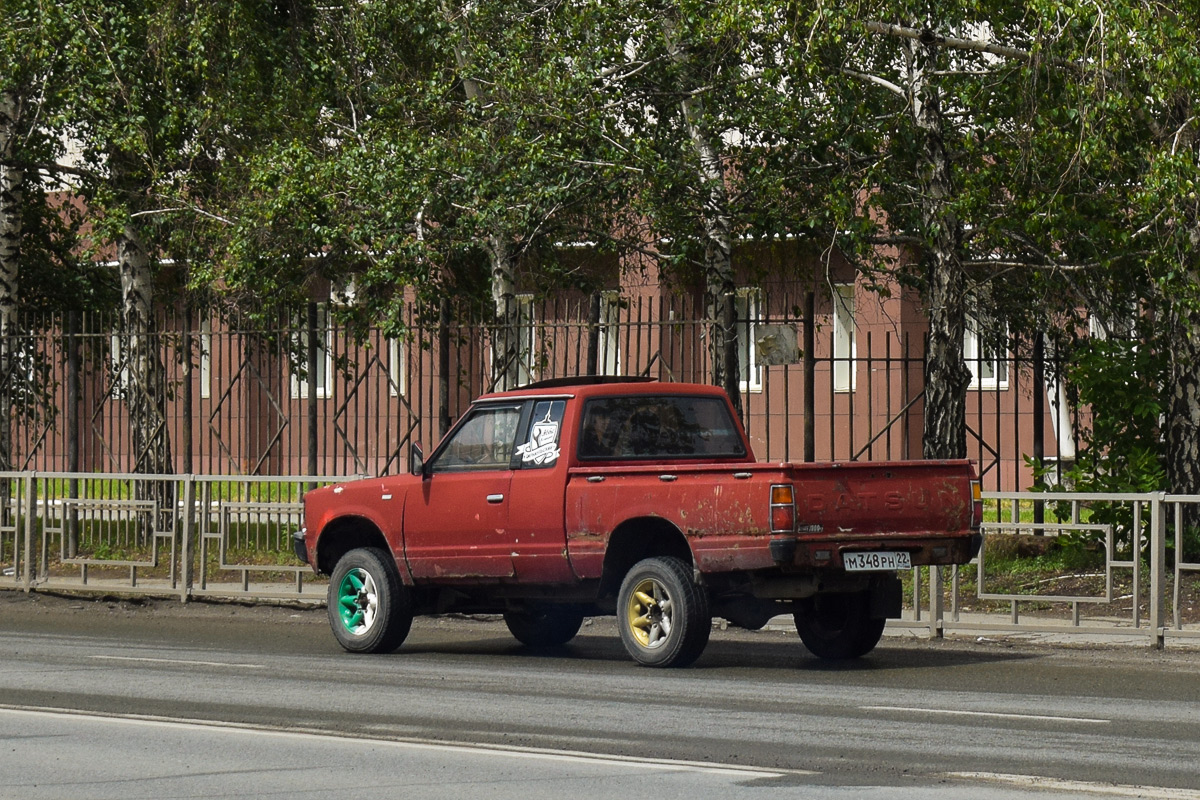 Алтайский край, № М 348 РН 22 — Datsun Pickup (720) '79-85