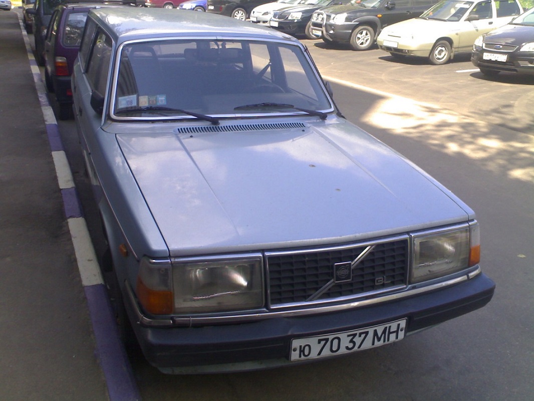 Москва, № Ю 7037 МН — Volvo 245 '75-93