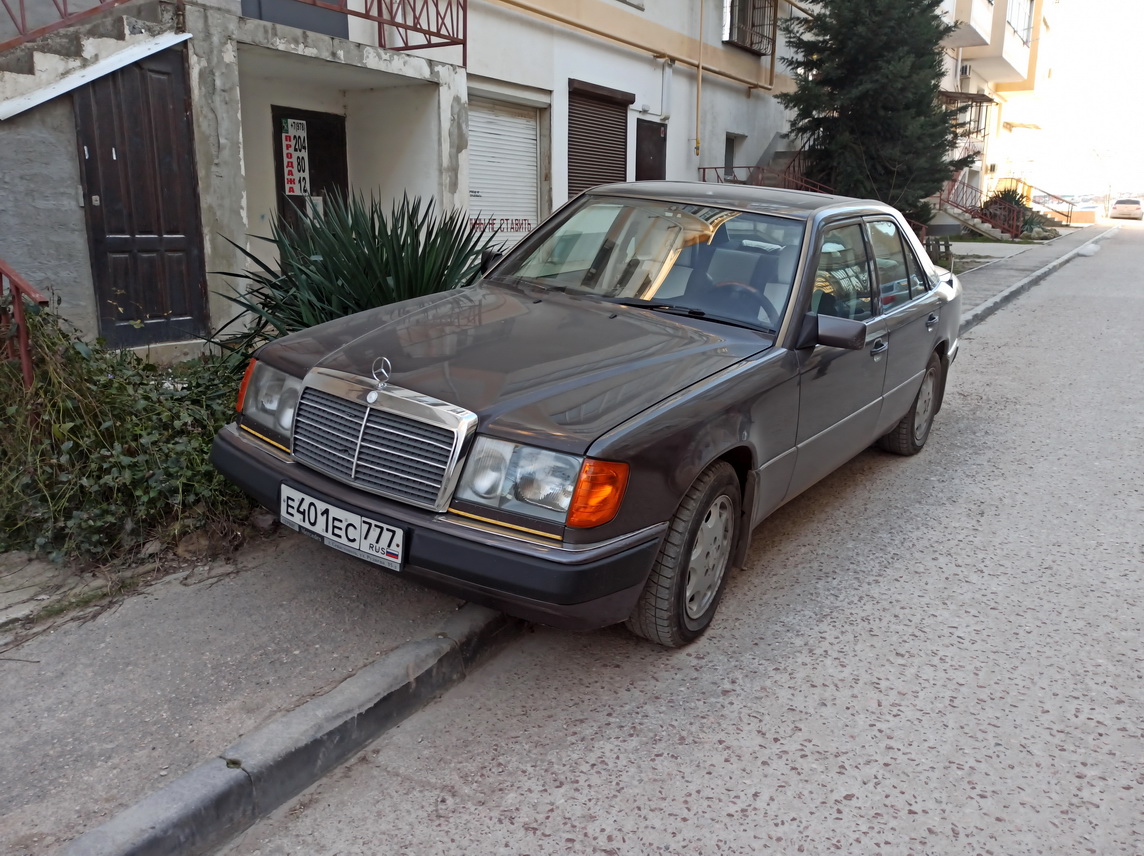 Севастополь, № Е 401 ЕС 777 — Mercedes-Benz (W124) '84-96