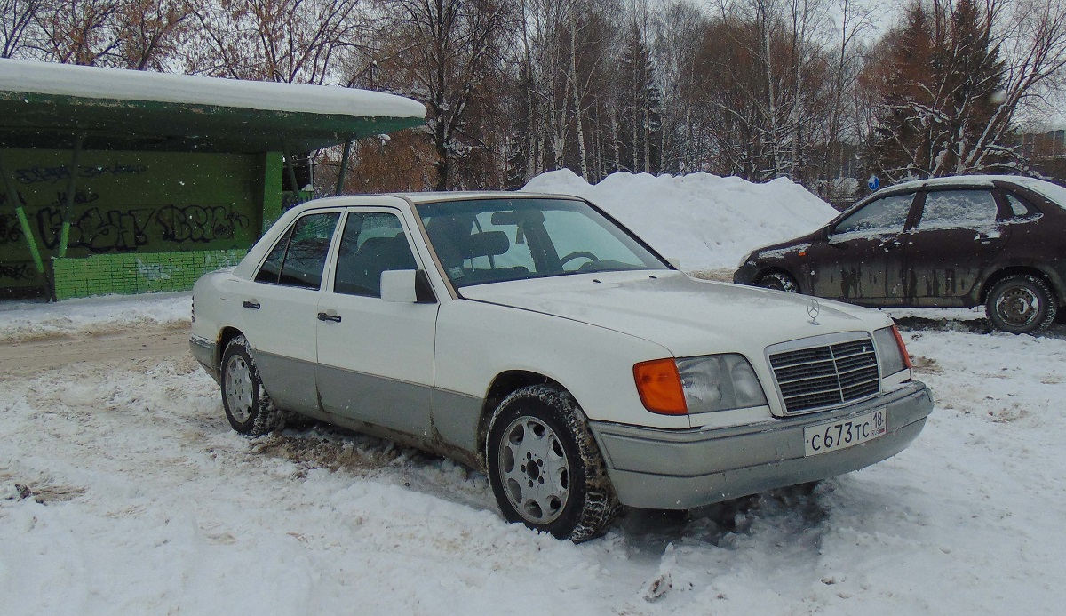 Удмуртия, № С 673 ТС 18 — Mercedes-Benz (W124) '84-96