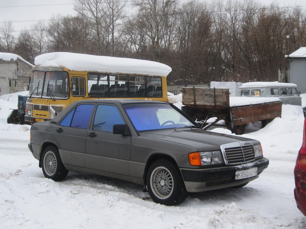 Кировская область, № Р 190 ОА 43 — Mercedes-Benz (W201) '82-93