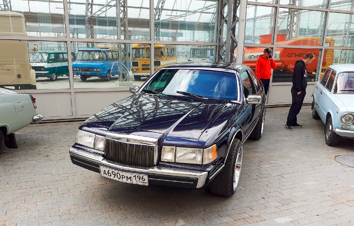 Свердловская область, № А 690 РМ 196 — Lincoln Continental Mark VII '83-92