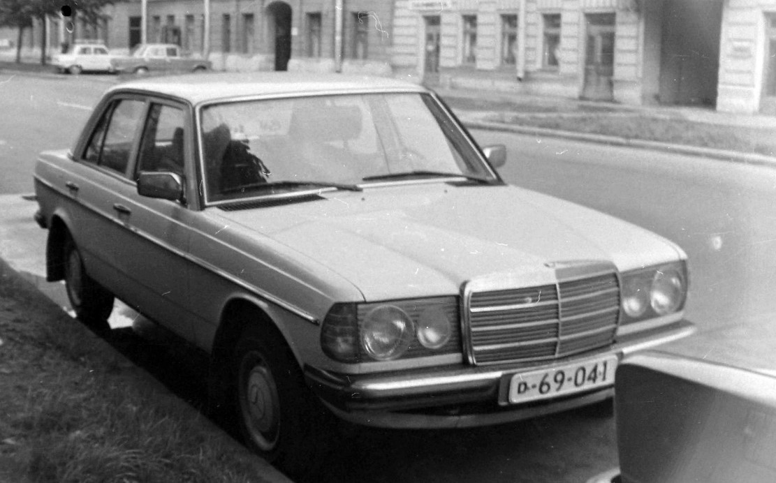 Санкт-Петербург, № D-69-041 — Mercedes-Benz (W123) '76-86; Санкт-Петербург — Старые фотографии