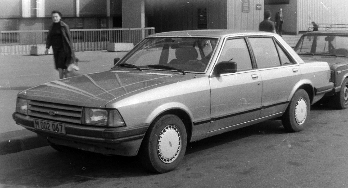 Санкт-Петербург, № М 002 067 — Ford Granada MkII '77-85; Санкт-Петербург — Старые фотографии