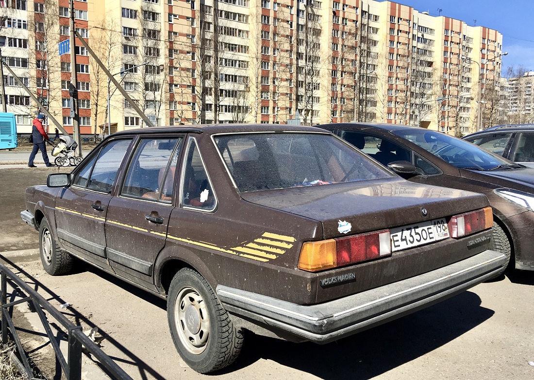 Санкт-Петербург, № Е 435 ОЕ 198 — Volkswagen Santana (B2) '81-84