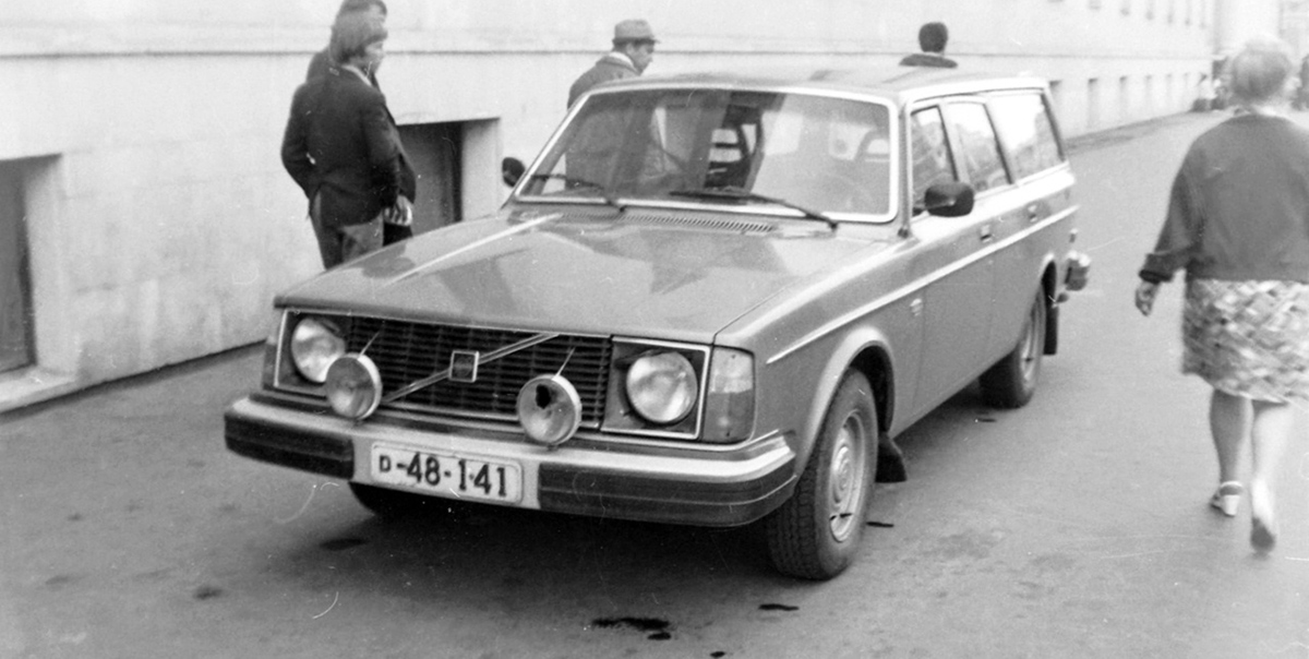 Москва, № D-48-141 — Volvo 245 '75-93