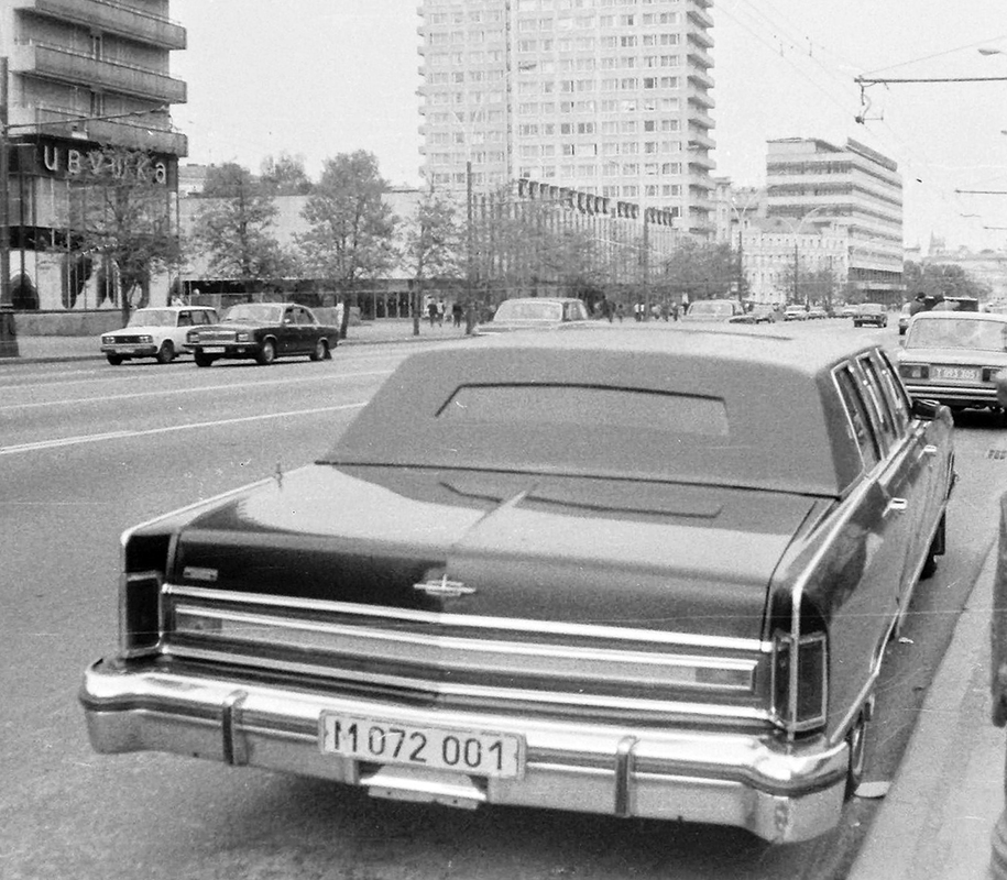 Москва, № М 072 001 — Lincoln Continental (5G) '70-79