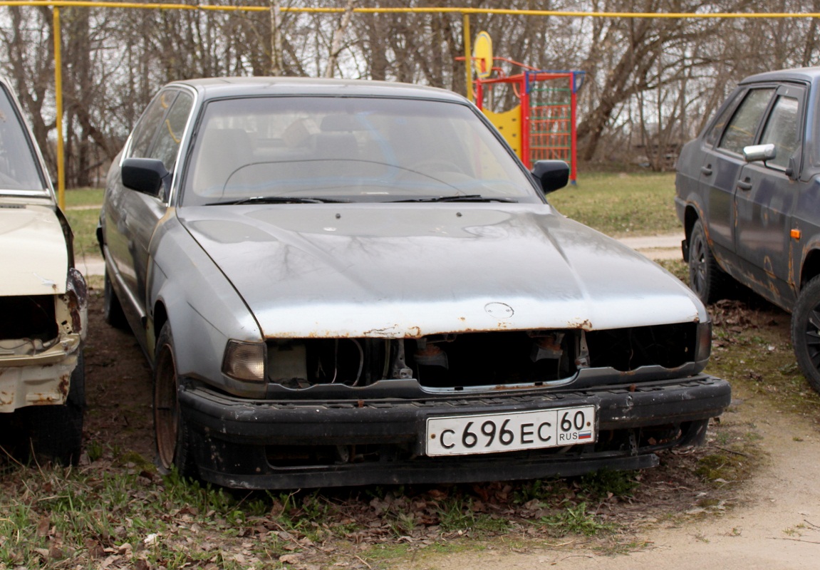 Псковская область, № С 696 ЕС 60 — BMW 7 Series (E32) '86-94
