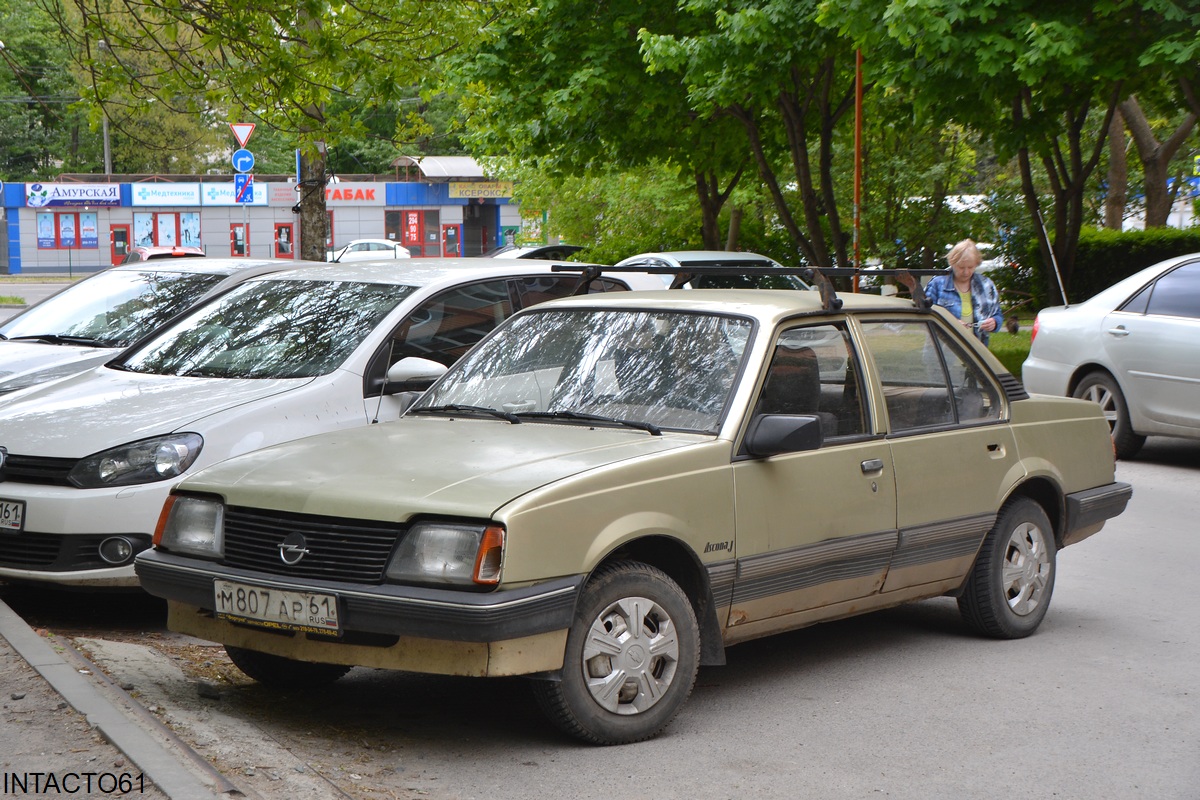 Ростовская область, № М 807 АР 61 — Opel Ascona (C) '81-88