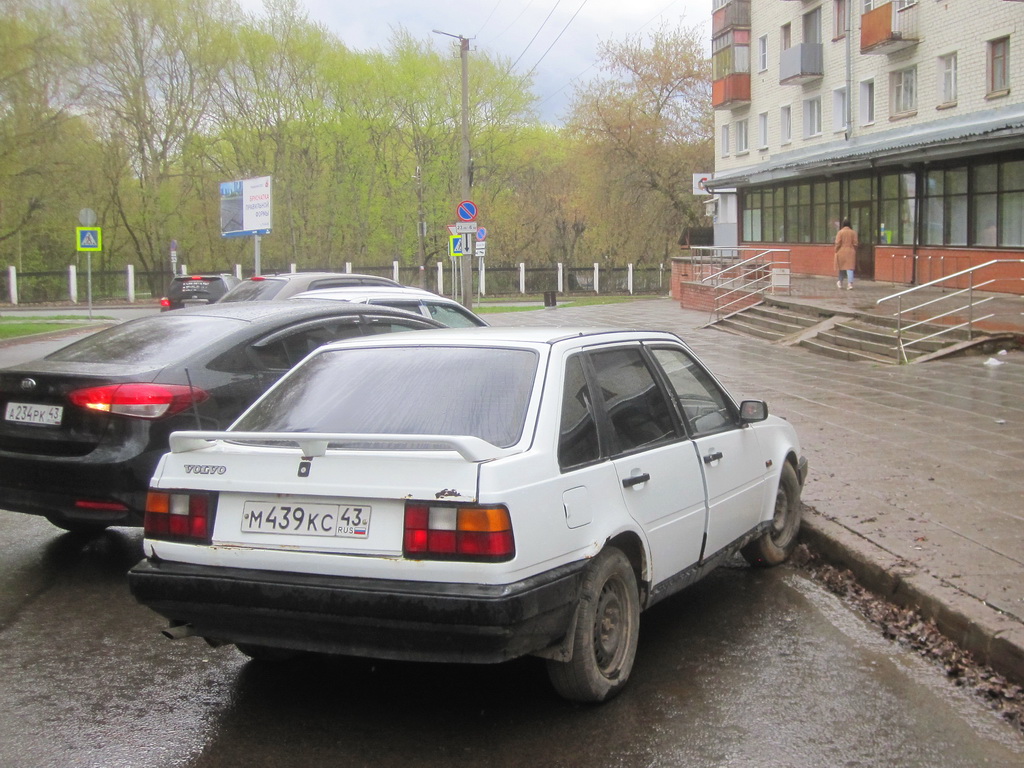 Кировская область, № М 439 КС 43 — Volvo 440 '87-97