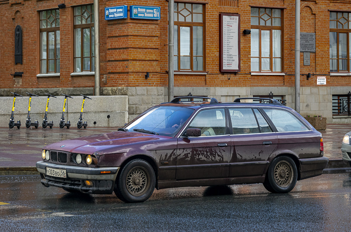 Башкортостан, № Р 303 ВО 56 — BMW 5 Series (E34) '87-96; Оренбургская область — Вне региона