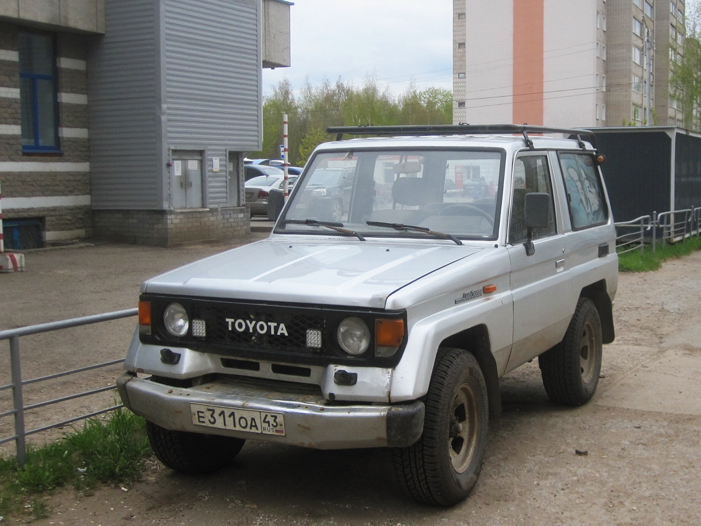 Кировская область, № Е 311 ОА 43 — Toyota Land Cruiser (J70) (light) '85-90