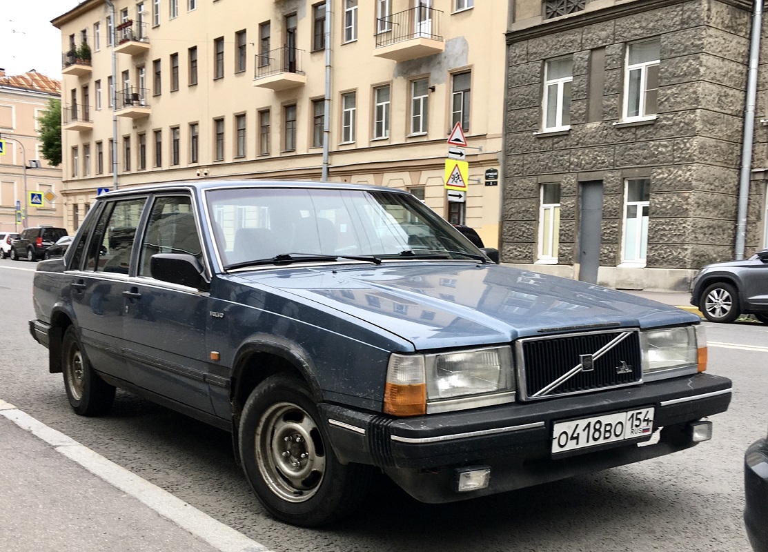 Новосибирская область, № О 418 ВО 154 — Volvo 740 '84-92