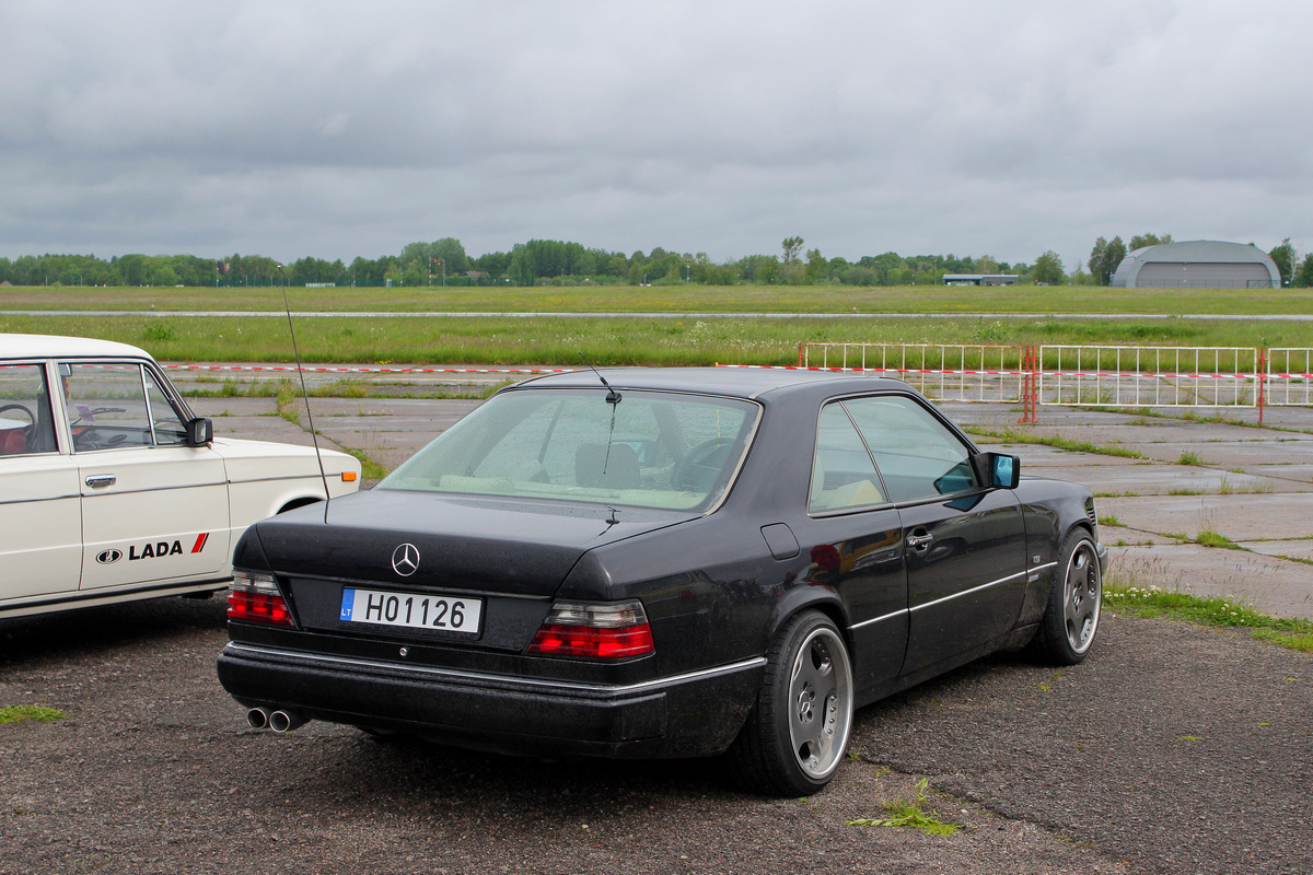 Литва, № H01126 — Mercedes-Benz (C124) '87-96; Литва — Retro mugė 2022