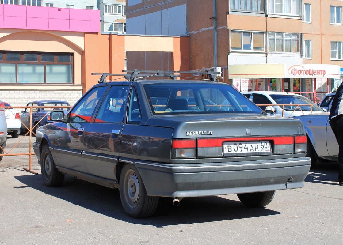 Псковская область, № В 094 АН 60 — Renault 21 '86-95