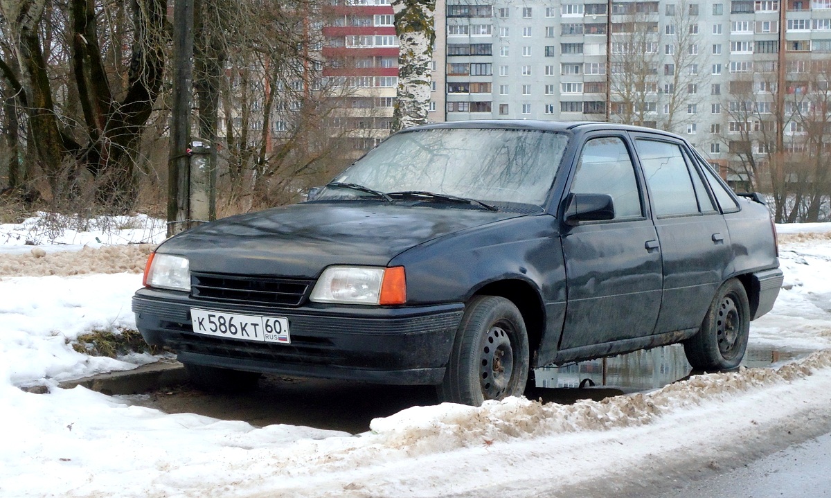 Псковская область, № К 586 КТ 60 — Opel Kadett (E) '84-95