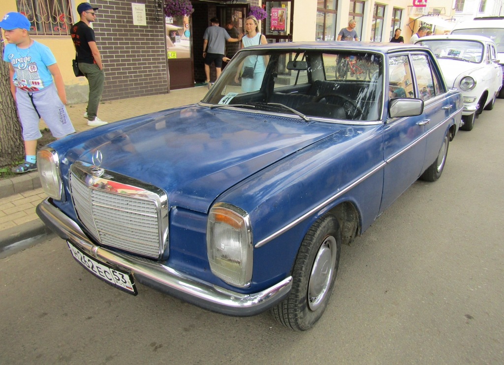 Новгородская область, № Н 262 ЕС 53 — Mercedes-Benz (W114/W115) '72-76