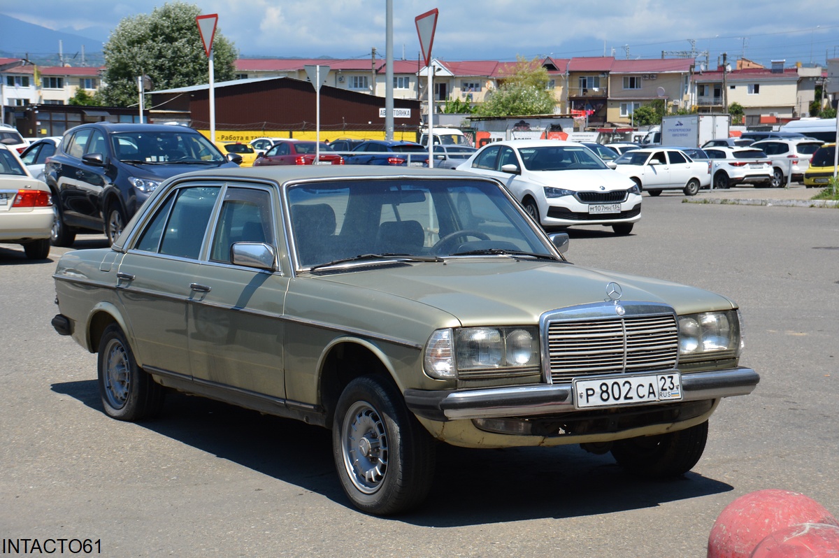 Краснодарский край, № Р 802 СА 23 — Mercedes-Benz (W123) '76-86