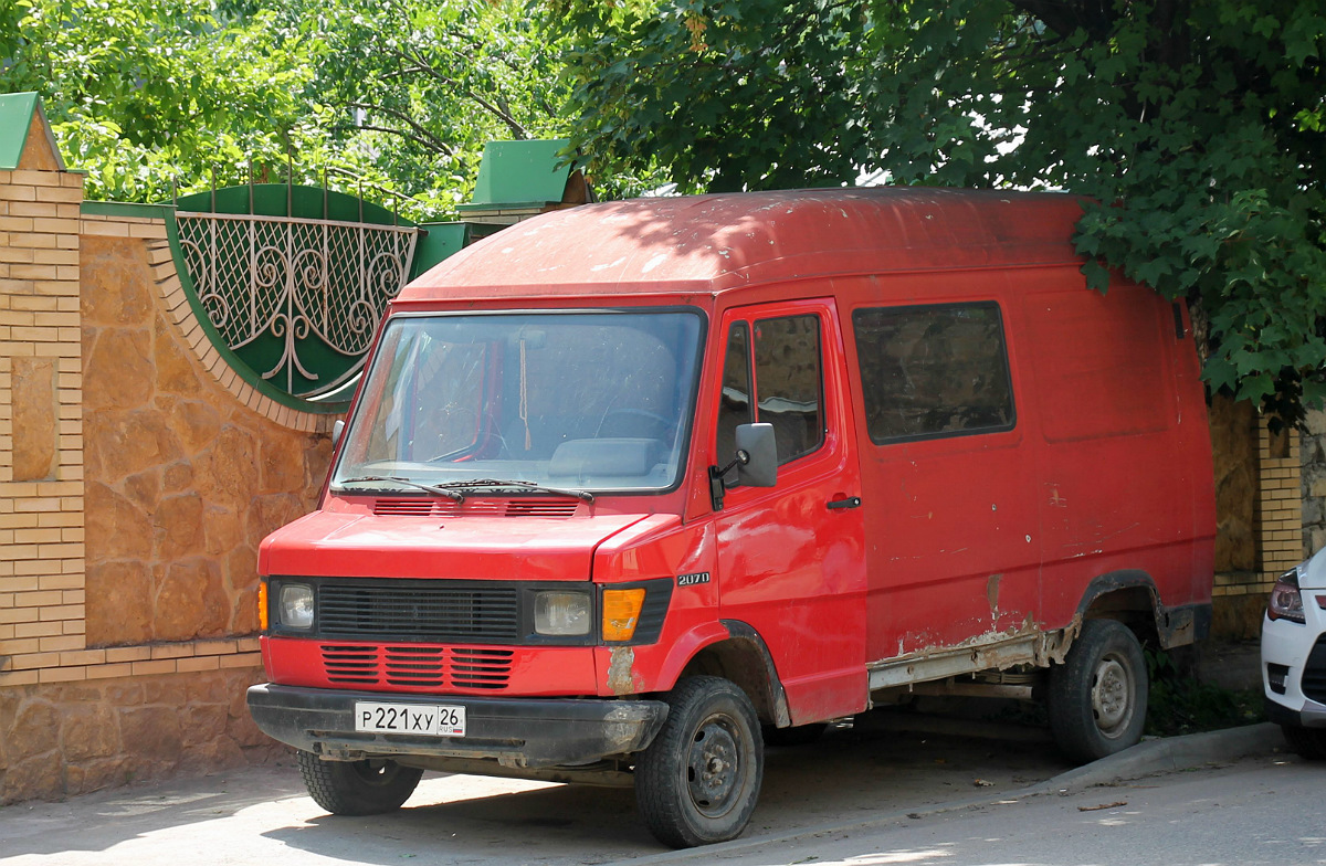 Ставропольский край, № Р 221 ХУ 26 — Mercedes-Benz T1 '76-96