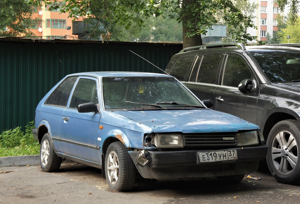 Ивановская область, № Е 319 УН 37 — Mazda 323 (BD) '80-85