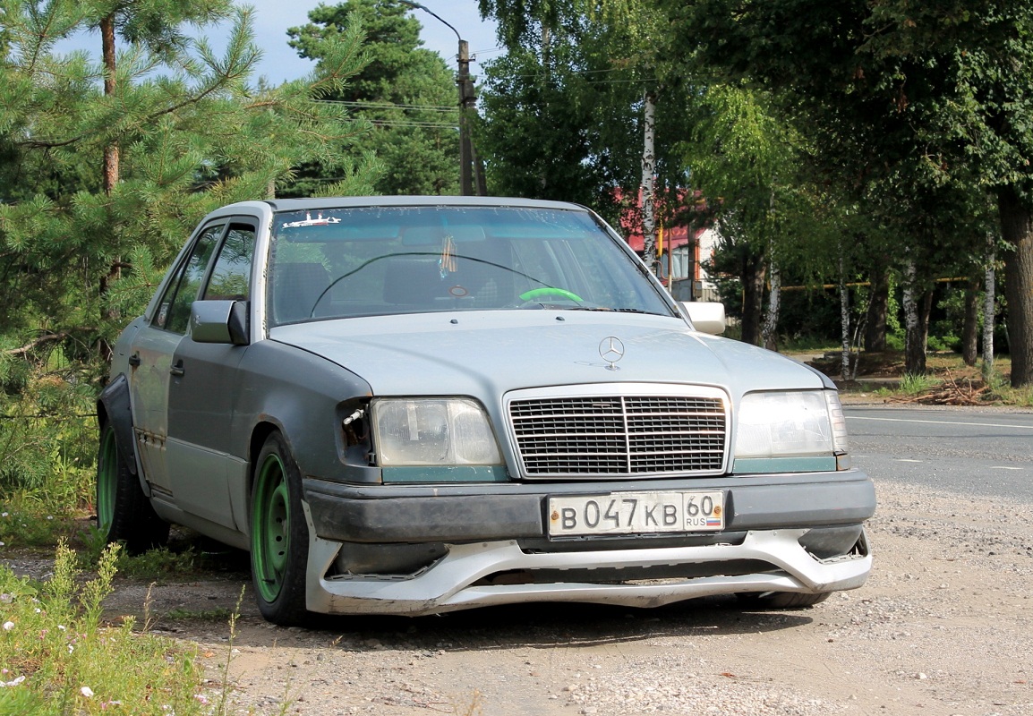 Псковская область, № В 047 КВ 60 — Mercedes-Benz (W124) '84-96