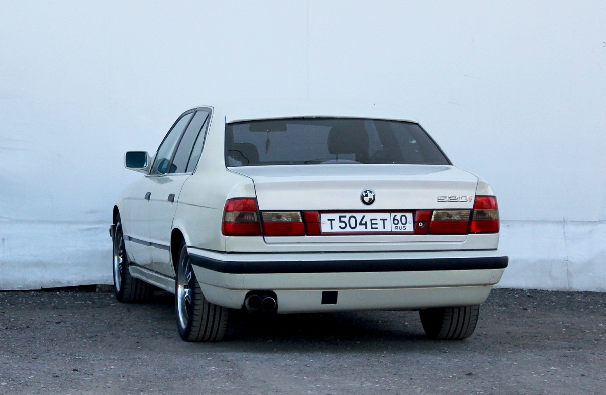 Псковская область, № Т 504 ЕТ 60 — BMW 5 Series (E34) '87-96