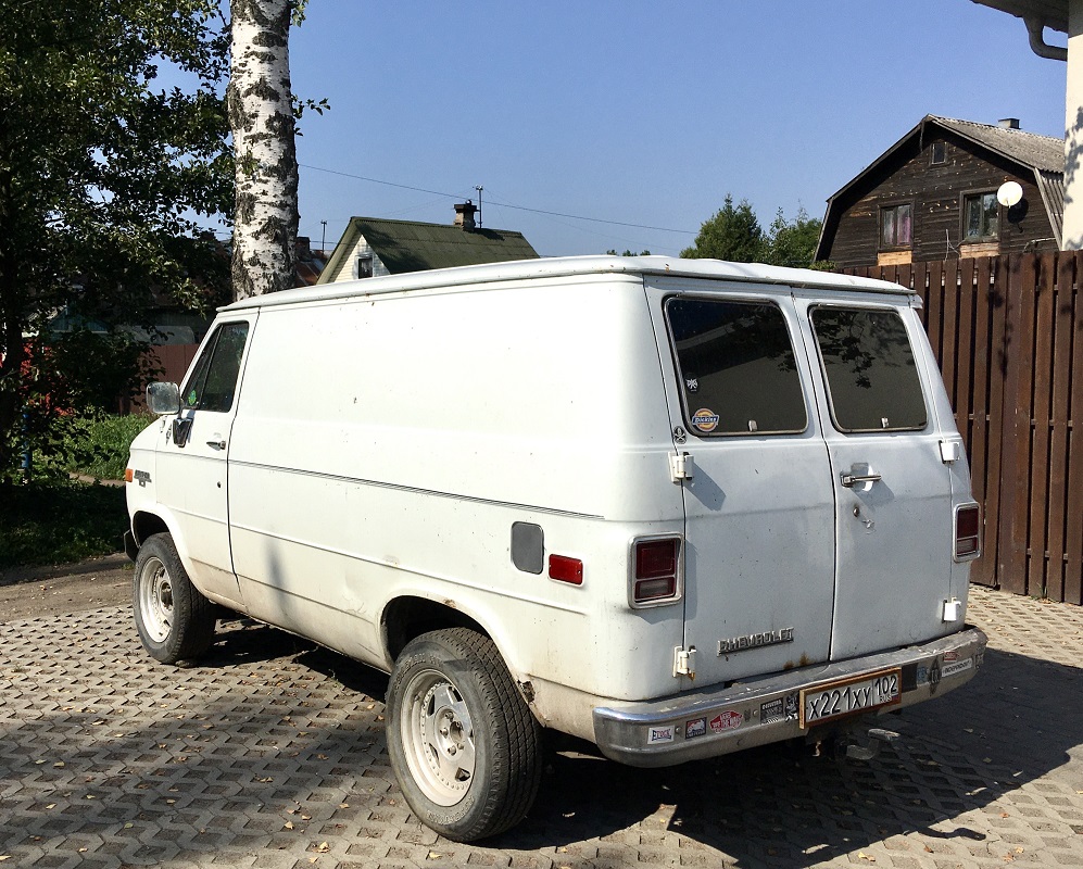 Башкортостан, № Х 221 ХУ 102 — Chevrolet Van (3G) '71-96