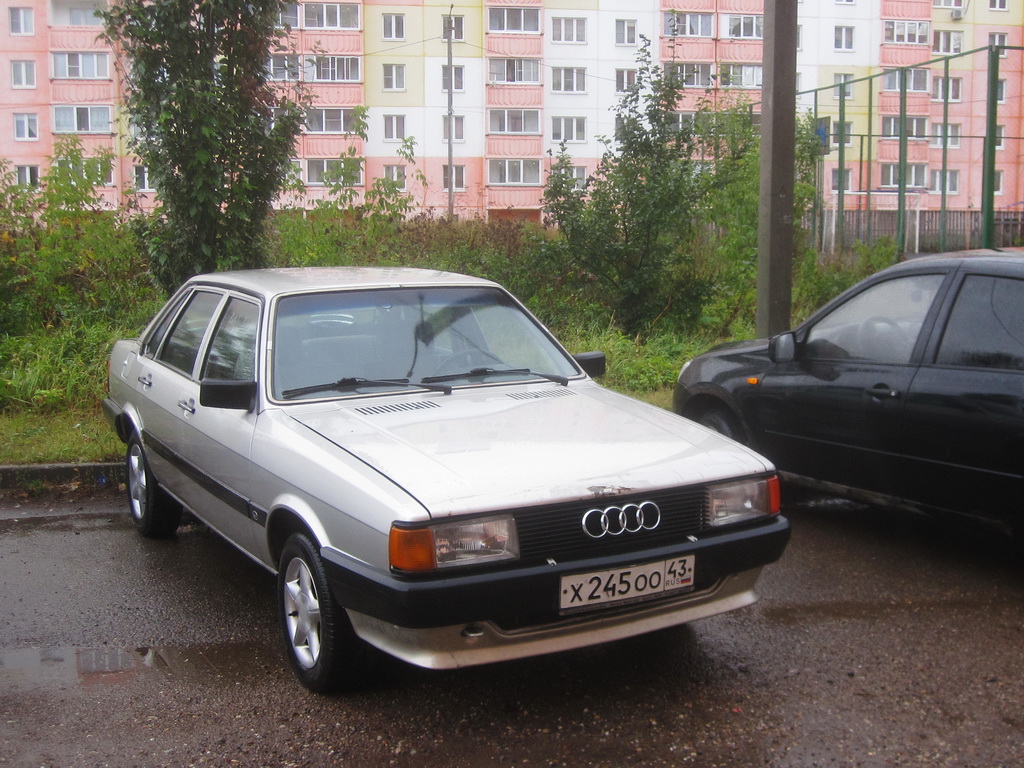 Кировская область, № Х 245 ОО 43 — Audi 80 (B2) '78-86