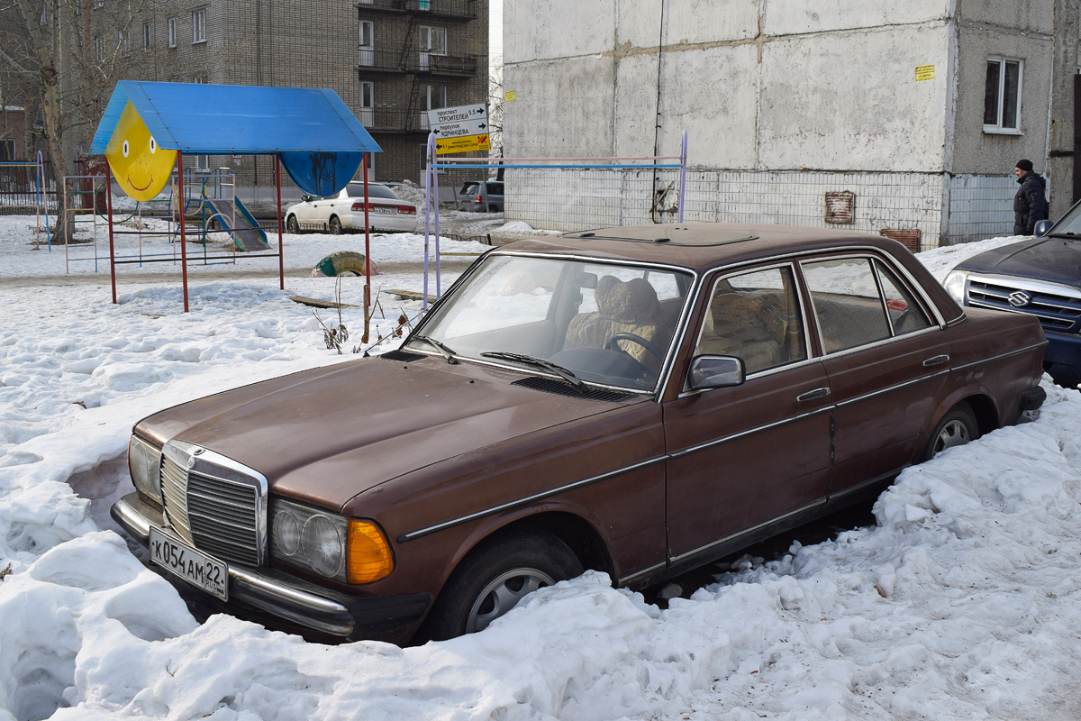 Алтайский край, № К 054 АМ 22 — Mercedes-Benz (W123) '76-86