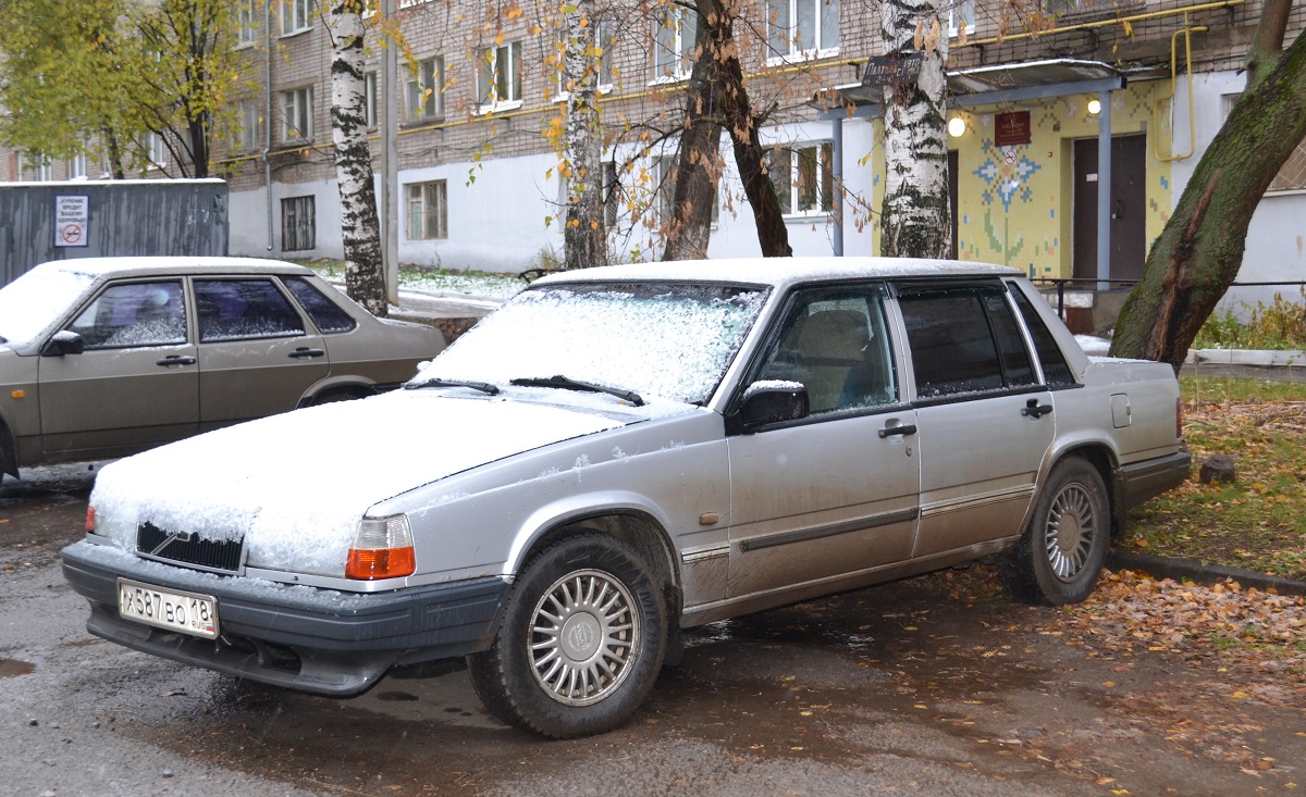 Удмуртия, № Х 587 ВО 18 — Volvo 740 '84-92